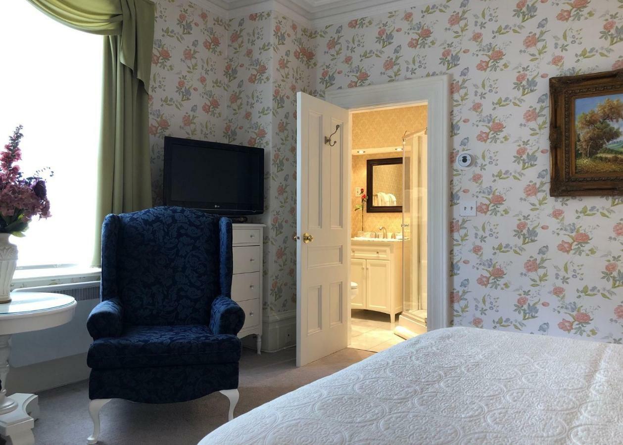 Balmoral House Bed & Breakfast Сент Джонс Екстериор снимка